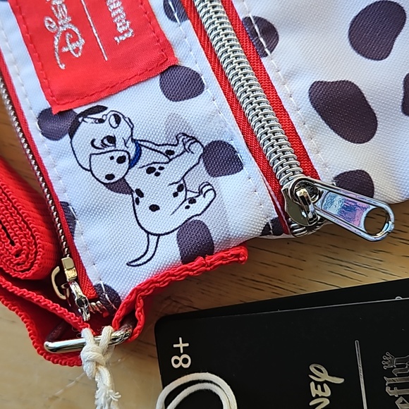 DISNEY DALMATIONS PASSPORT BAG - Picture 5 of 11